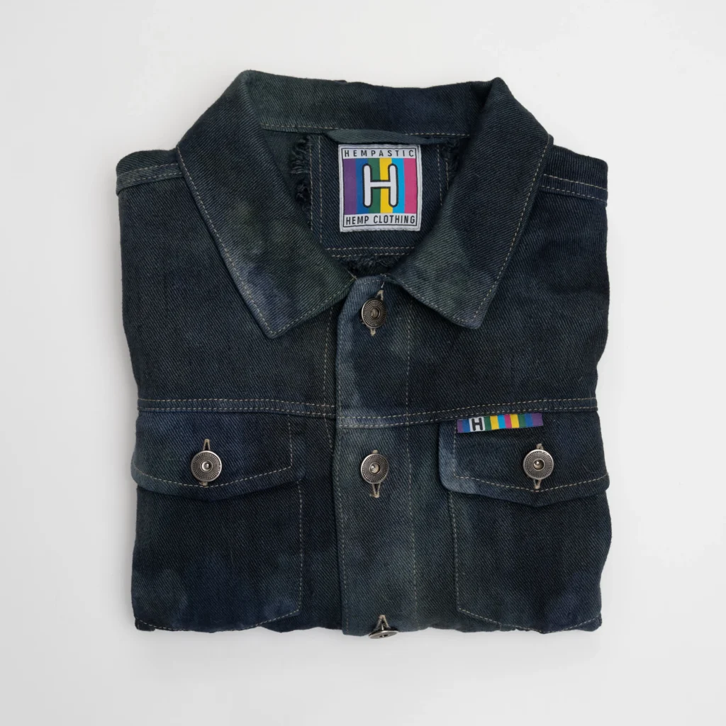 Klasikinis kanapių džinso švarkas – laikui nepavaldus vyriškas stilius