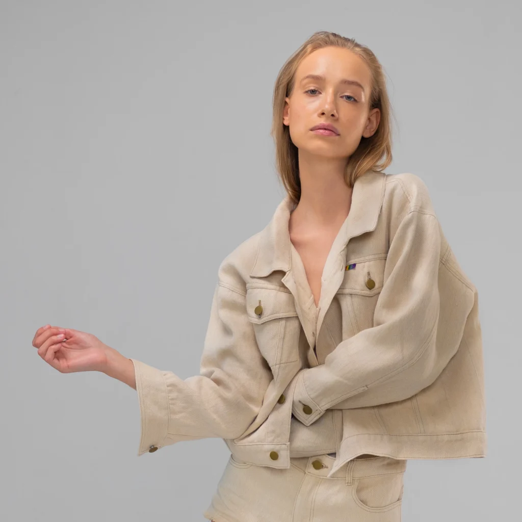 Oversized unisex kanapių džinso švarkas – unisex stiliaus klasika