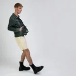 Klasikinis kanapių džinso švarkas – laikui nepavaldus vyriškas stilius